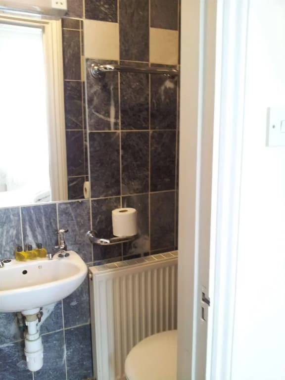 Queens Drive Hotel - photo 7