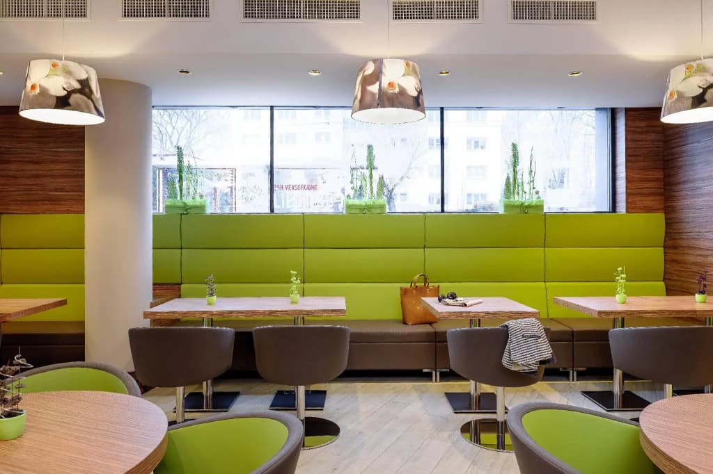 Ibis Styles Wien City - photo 18
