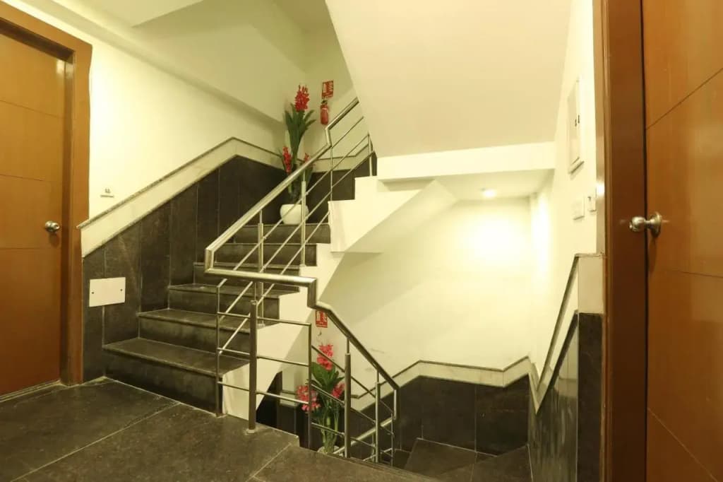 Hotel Qualia Suites at Delhi Airport - photo 11