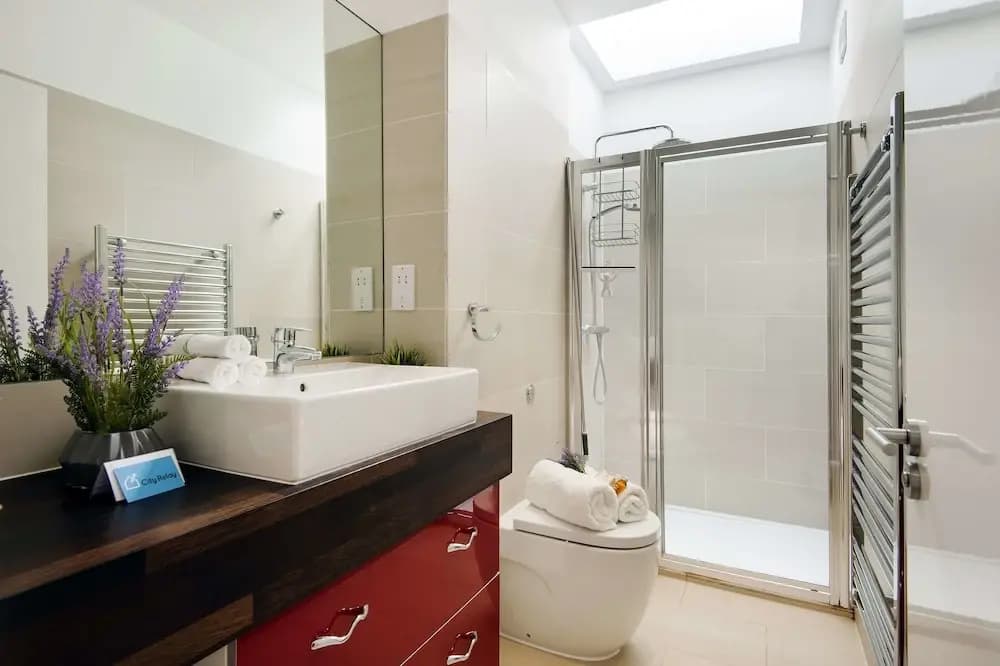 The Spacious Fulham Apartment - FOI - photo 10