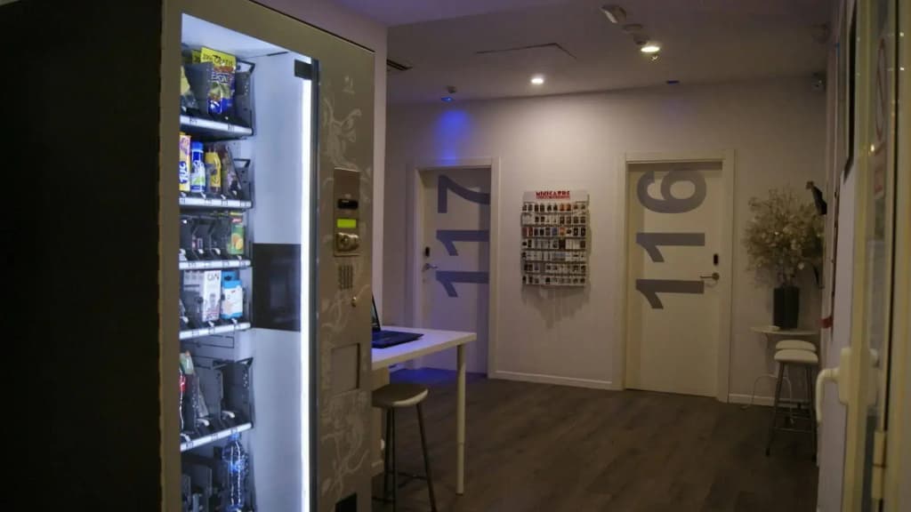 Hostal Mayerling Centro - photo 13