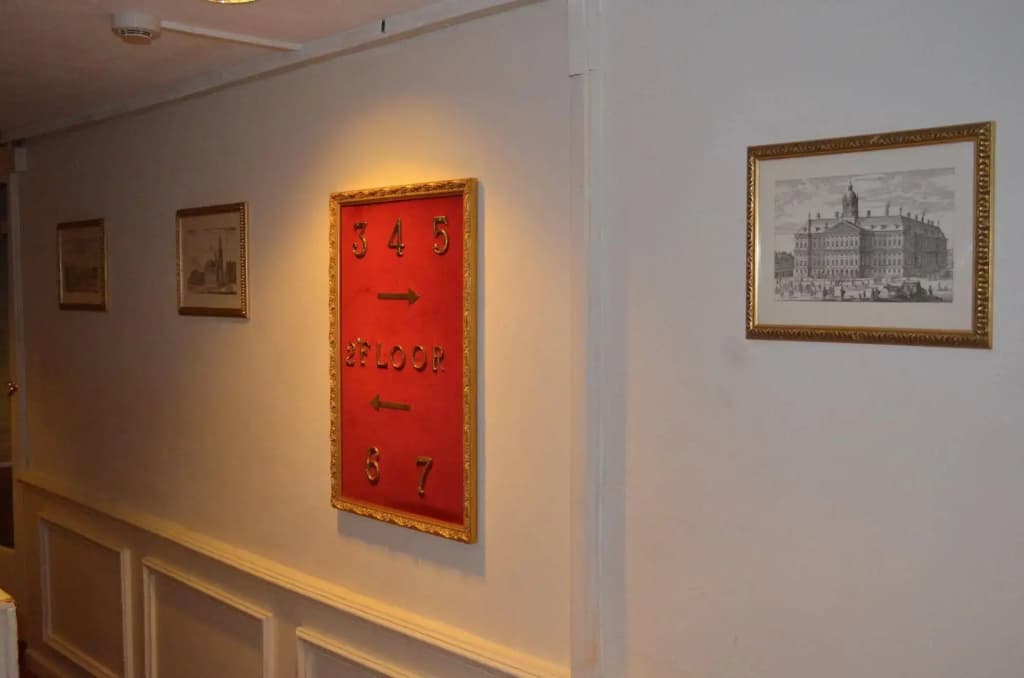 Rembrandtplein Hotel - photo 11