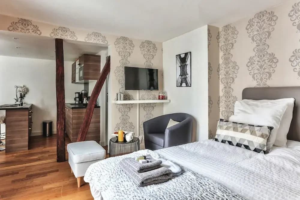 Love Nest in Saint Germain - photo 4