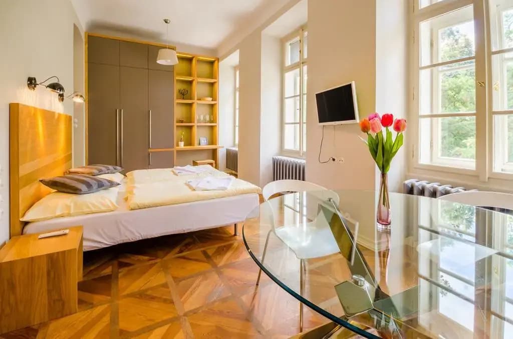 Historic Centre Apartments III - photo 12