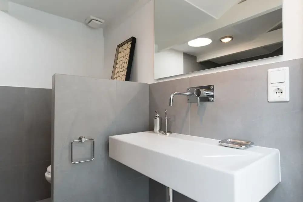 Ruby van Gogh Apartments - photo 9