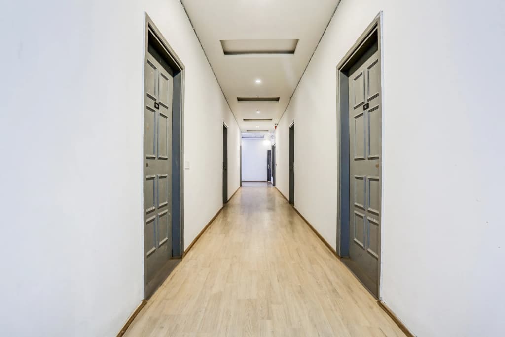 Super Townhouse Rohini Sector 23 - photo 10