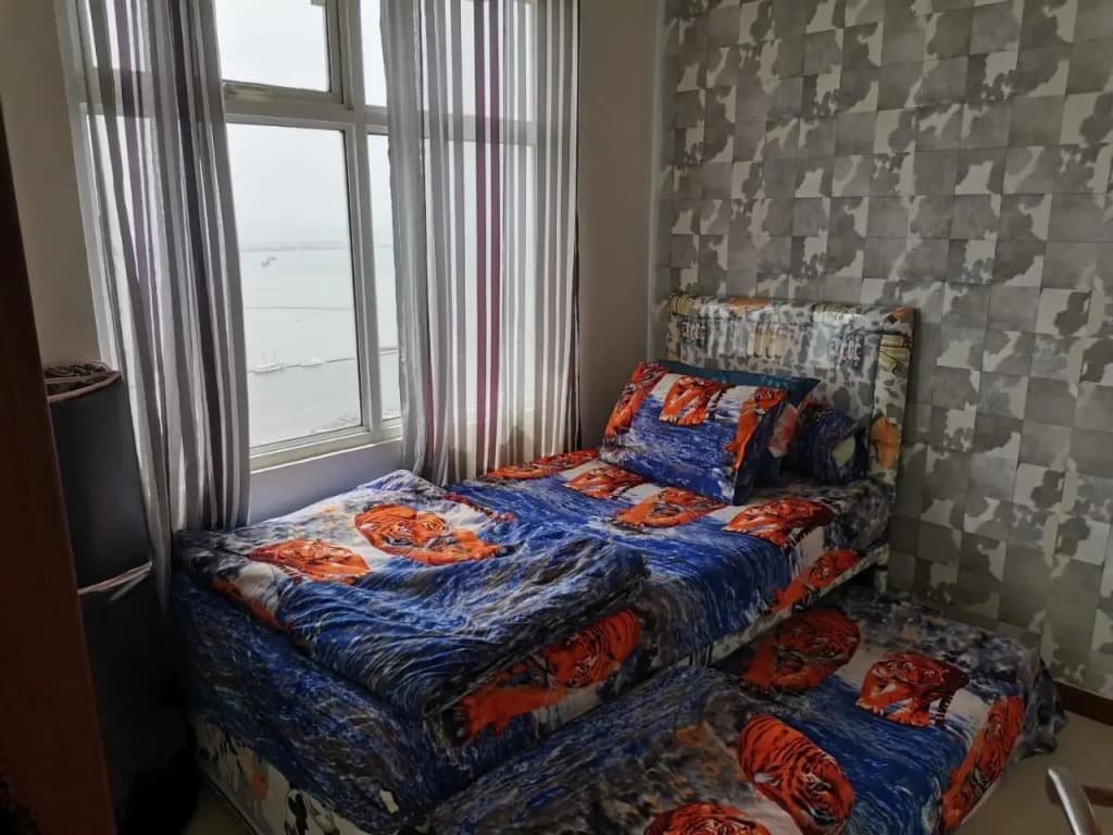 4 Bed Condo Sleeping by The Sea - photo 2