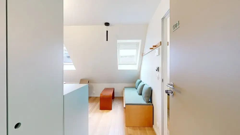 Altido Pleasant 1-bed Flat w Shared Courtyard - photo 5