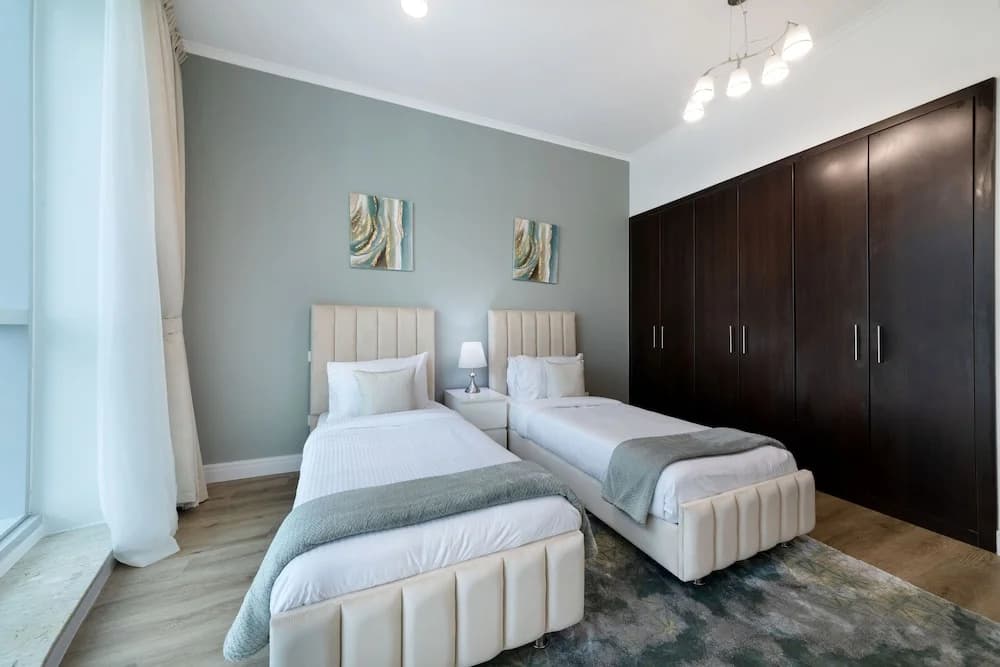 Maison Privee - High-Floor Trendy Apt w/ Marina, Palm & Ocean Vws - photo 5