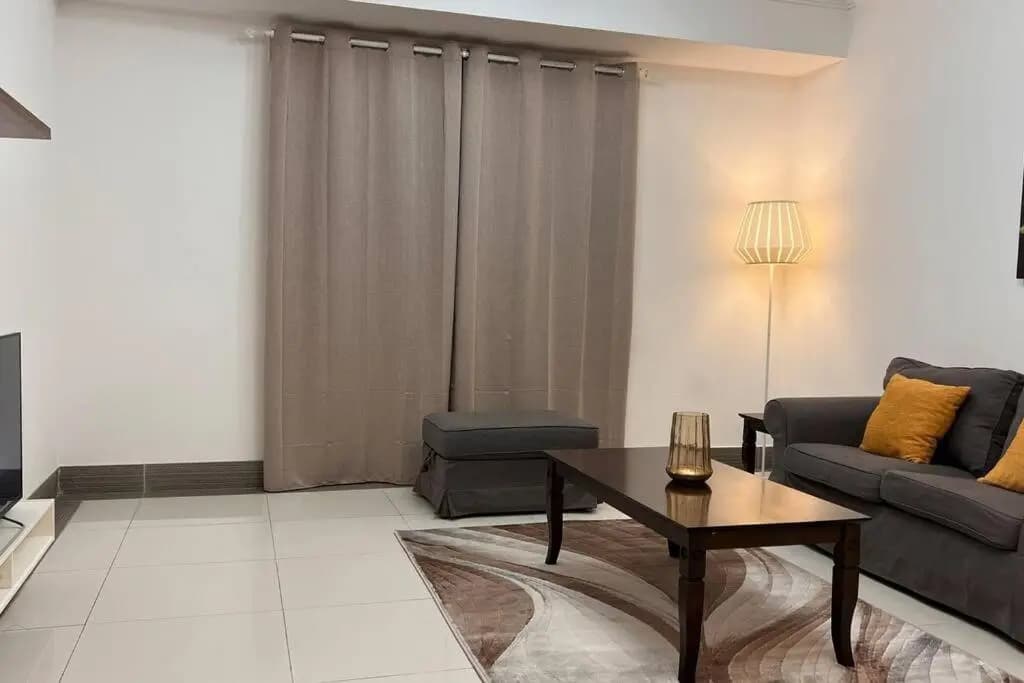 ONE Comfortable 2BR Apartment near Airport - photo 4