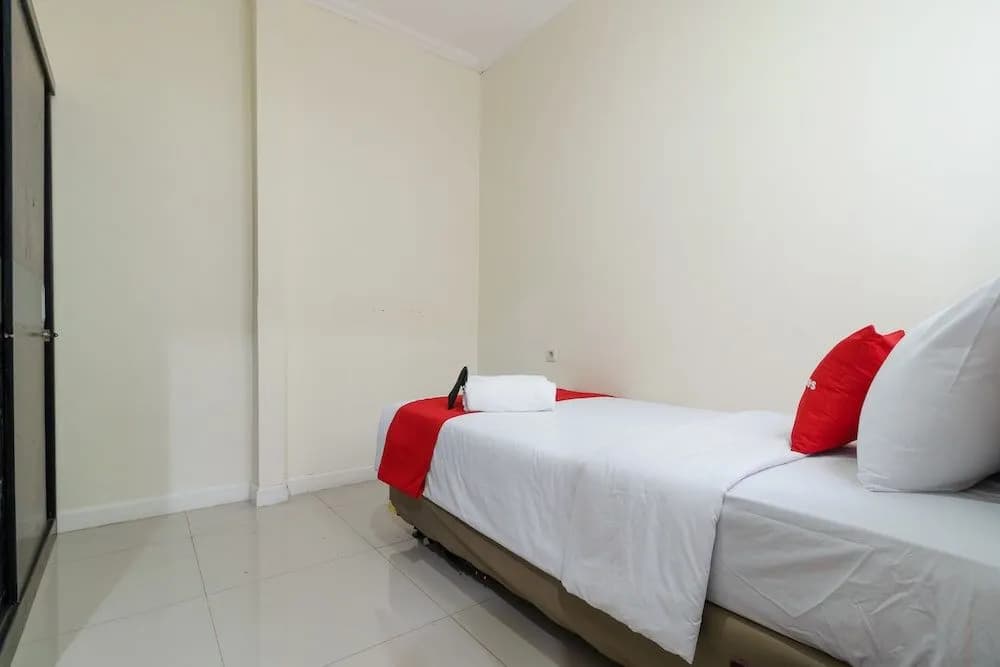 Residences by RedDoorz near Setiabudi One Mall - photo 5