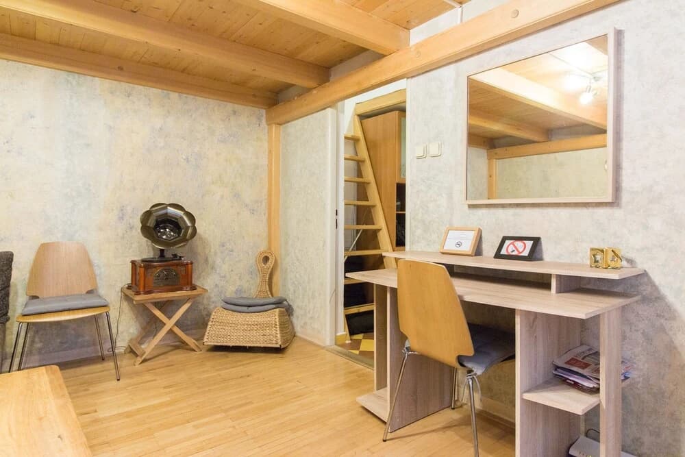 Cosy Apartment for 4 next to the Main Train Station by easyBNB - photo 8