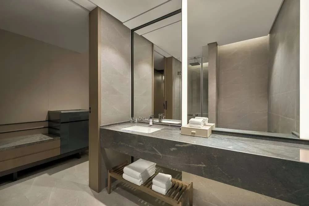 Courtyard by Marriott Danang Han River - photo 30