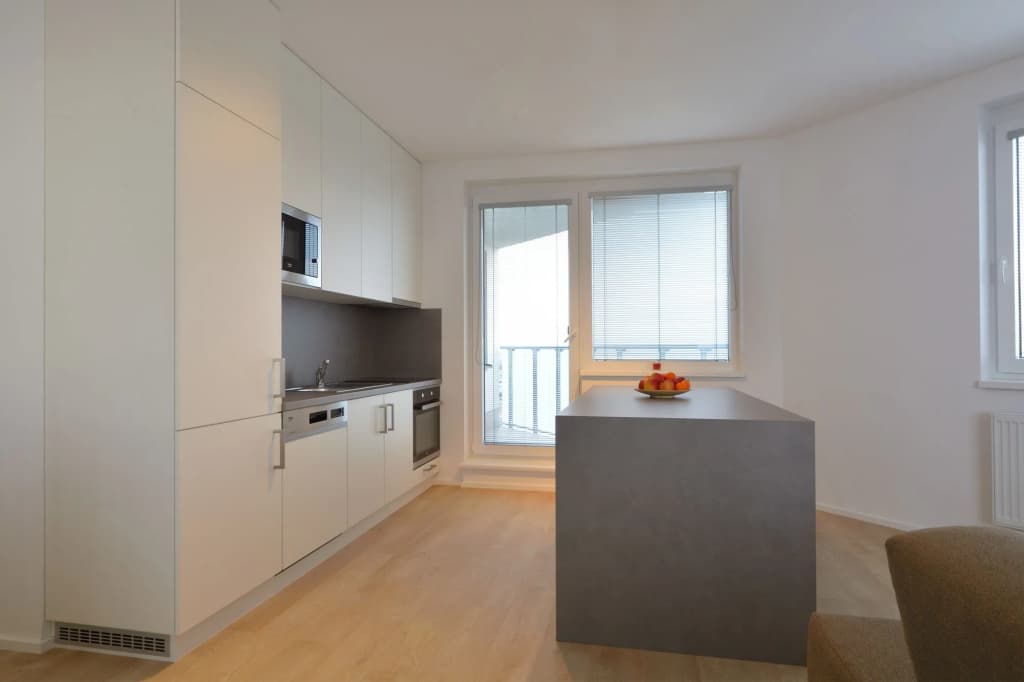 CityWest Apartments - photo 2