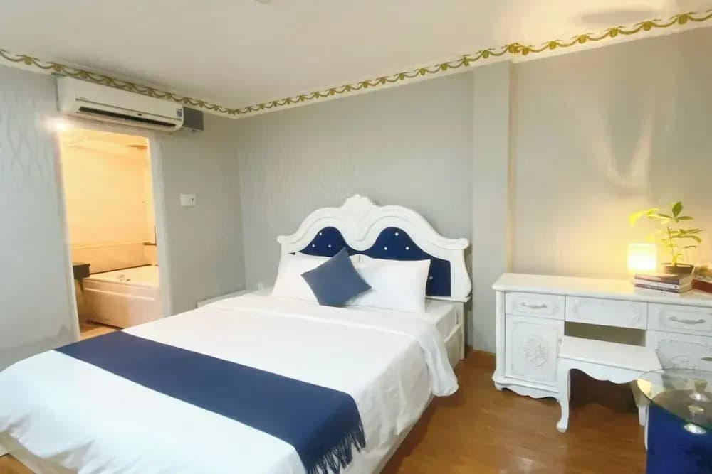 Crowne Bui Vien Hotel - photo 18