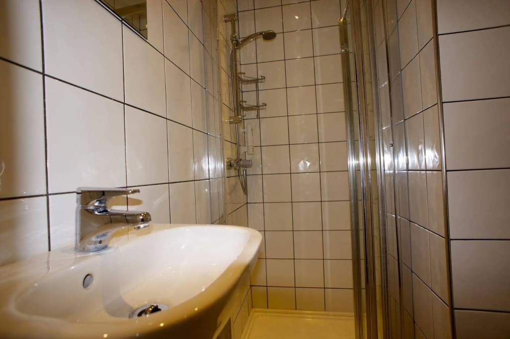 Crestfield Hotel - photo 9