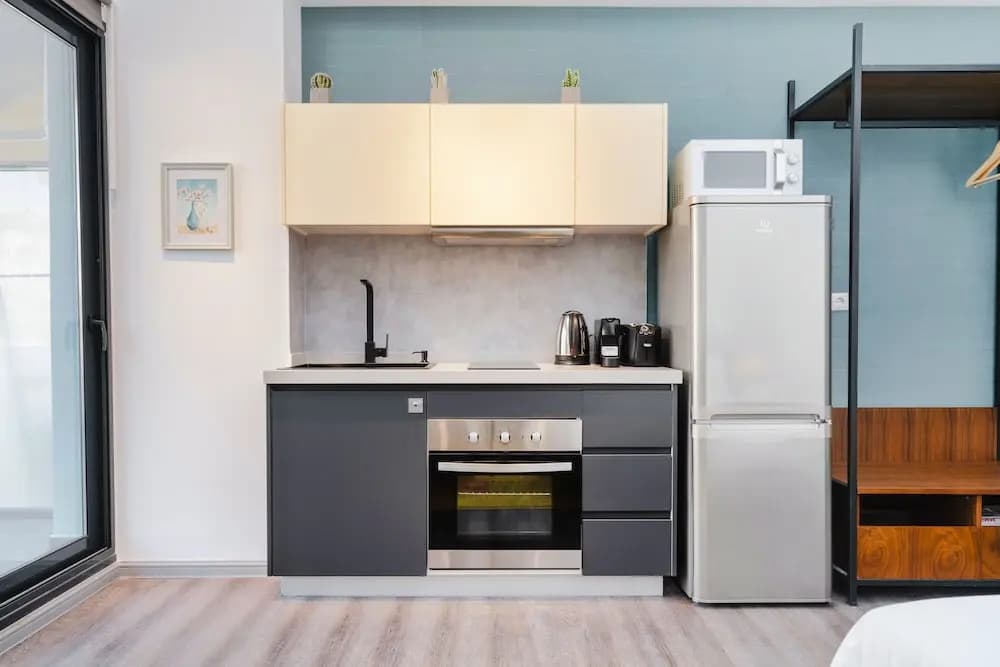 Sanders Home Suites - Charming Downtown Studio - photo 15