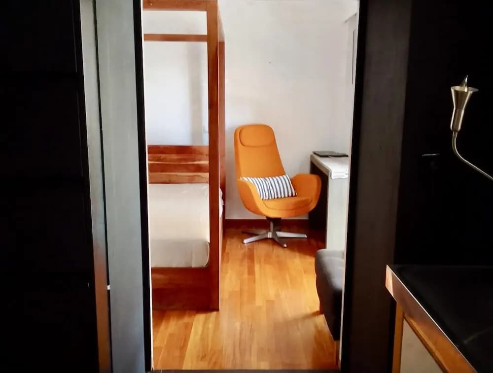 Impeccable 3-bed Apartment in Athens - photo 16