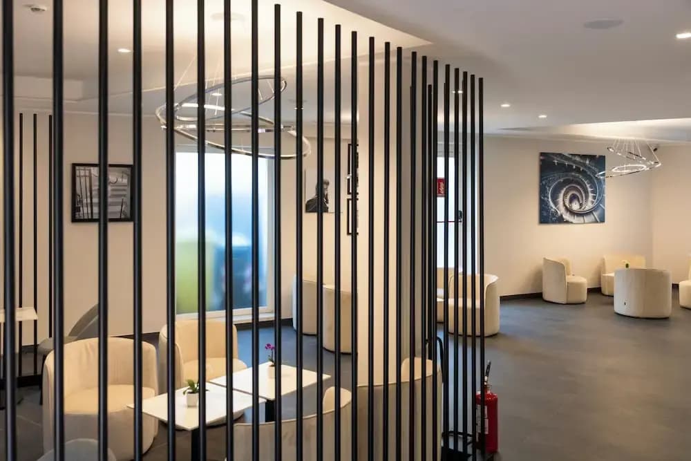 J Maluni City Hotel - photo 6