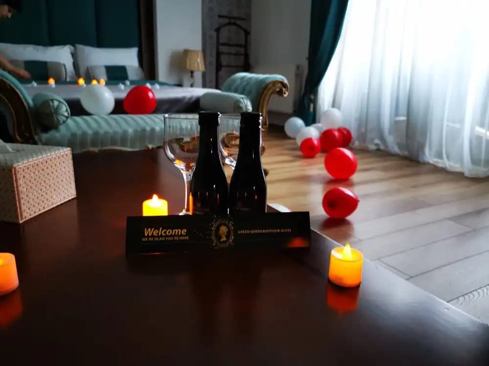 Green Queen Hotel - photo 20