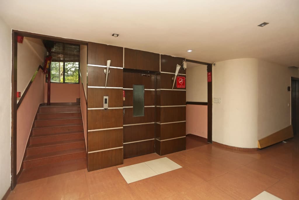 OYO 1824 Hotel Grand Peepal - photo 11