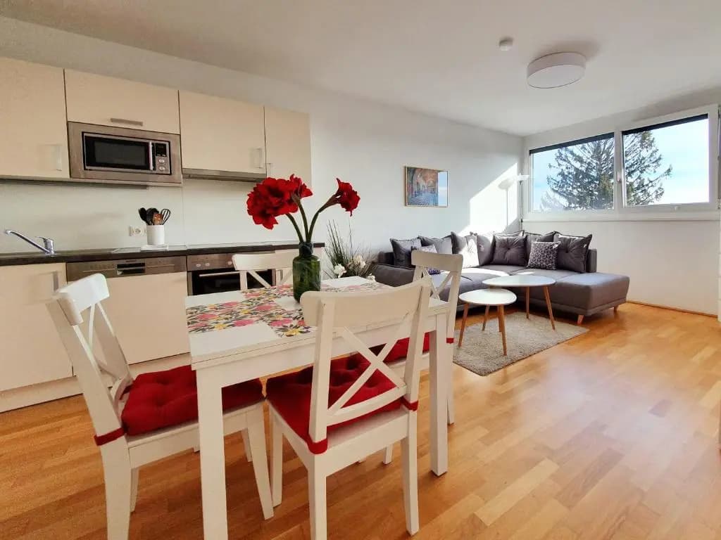 Near Lake Stylish & Fully Furnished Apartment - photo 5