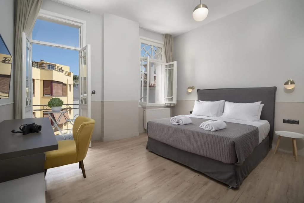 Plaka Arch Suites - photo 3