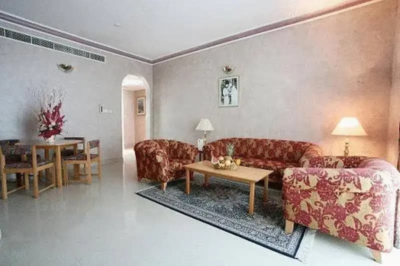 Beach Hotel - photo 4