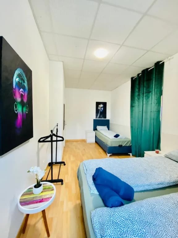 Stylish Shared 3-Bedroom Stay Near City - photo 32