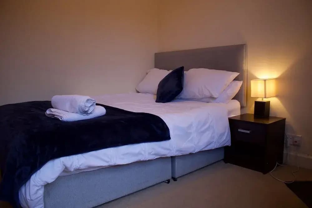 3 Bedroom City Centre Apartment - photo 11