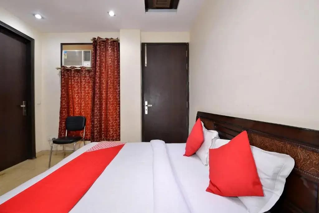 Hotel Lotus B&B By OYO Rooms - photo 10