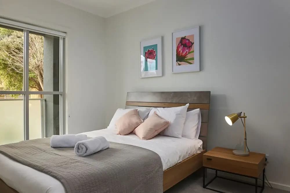Bright and Updated 1 Bedroom Apartment - photo 4