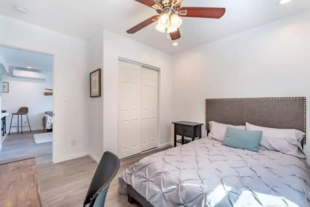 Leighton Campus Apt - photo 4