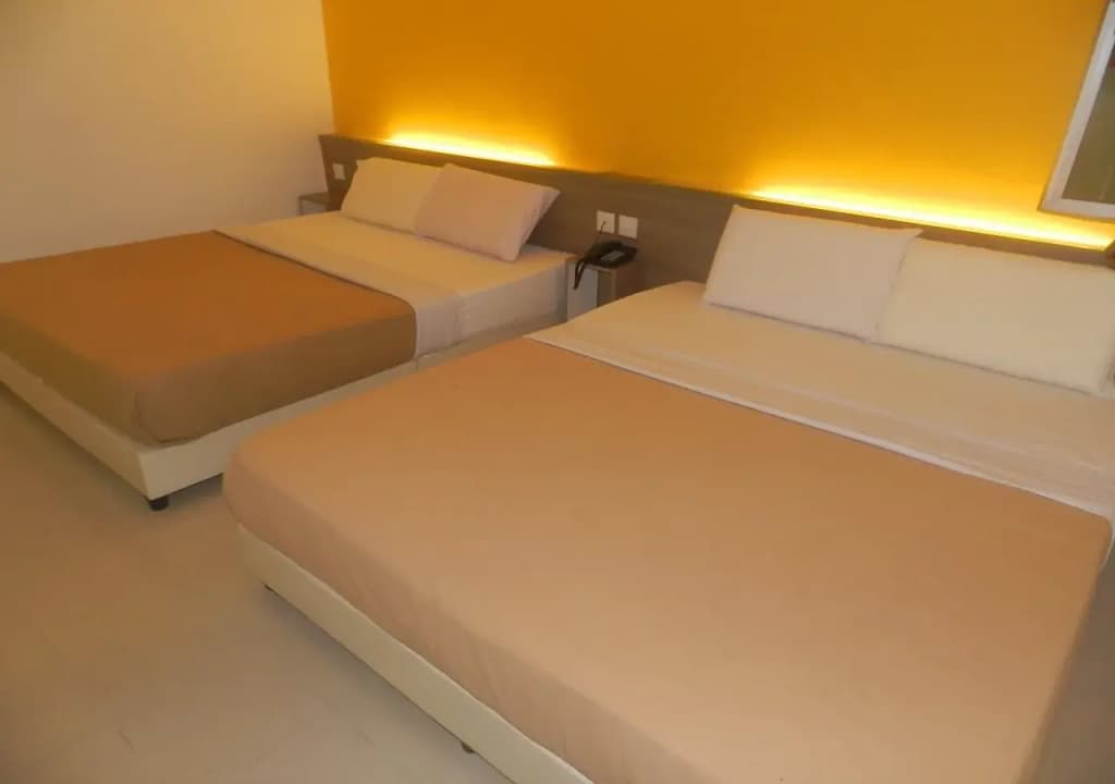 Yellow Mansion Hotel Banda Kaba - photo 6