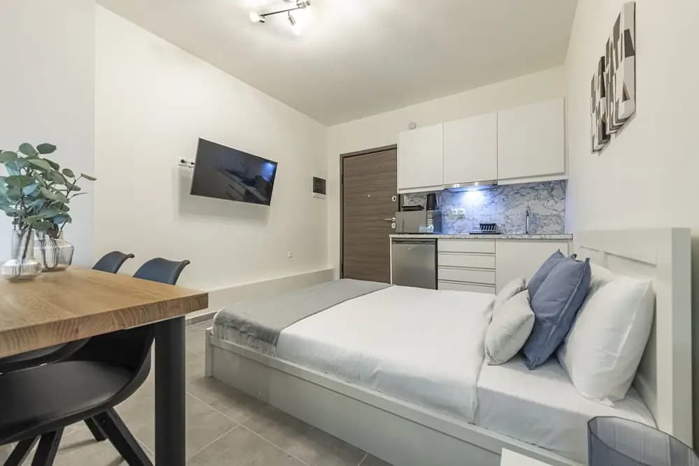 City Center Executive Flat Stadiou - photo 1