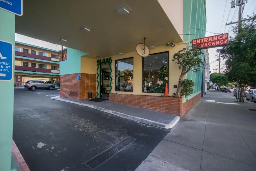 Motel Capri - photo 12