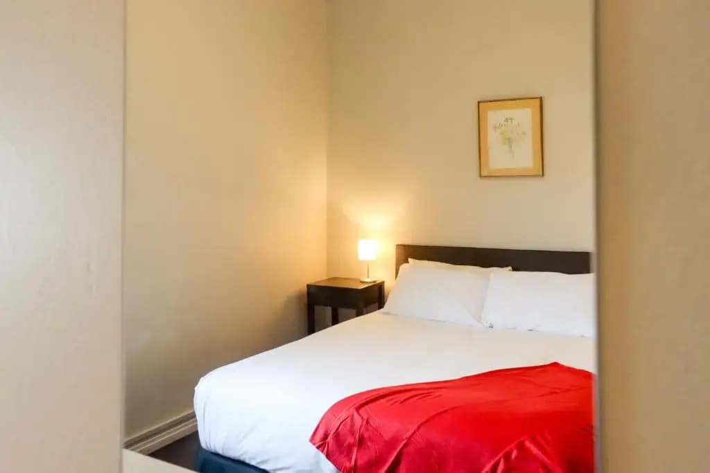 Tates Hotel Windsor - photo 6