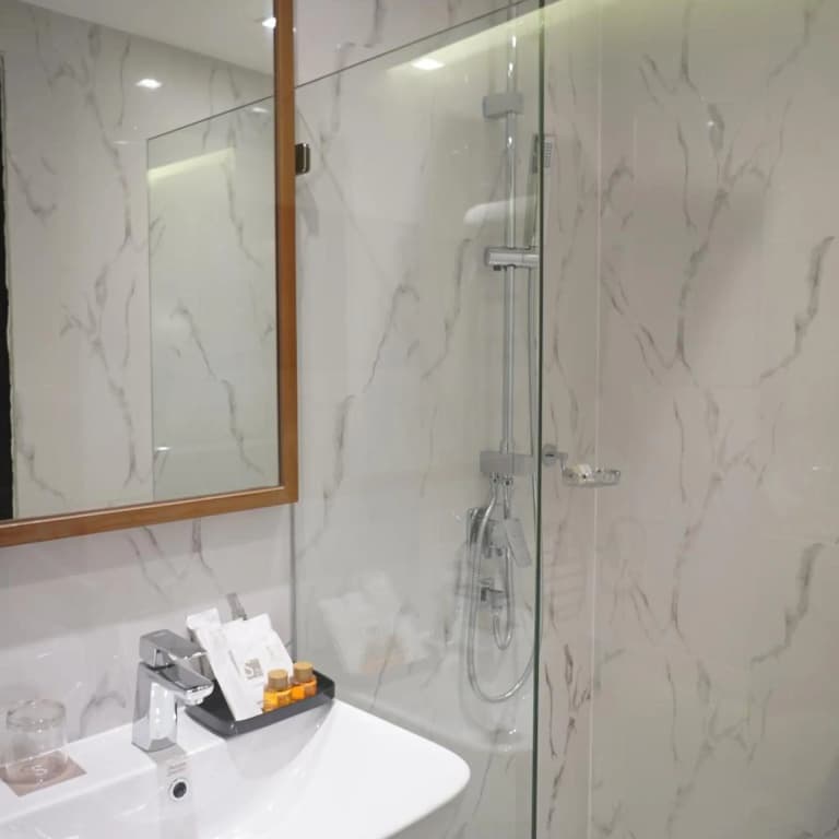 S Box Sukhumvit Hotel - photo 38