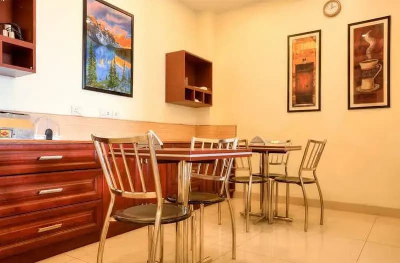OYO 9553 Hotel Kings Plaza - photo 17