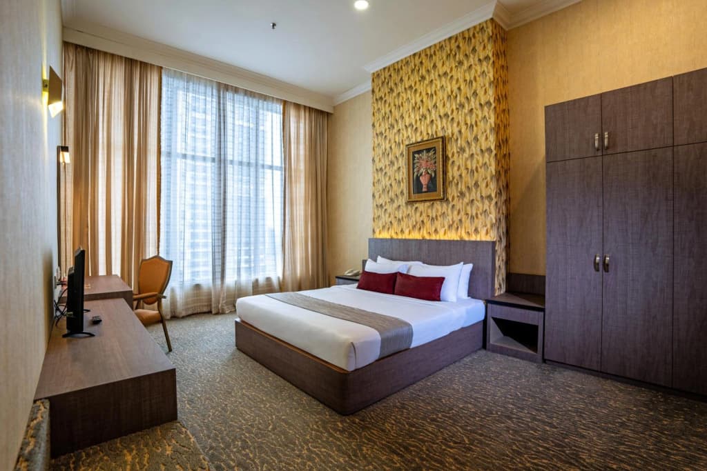 New York Hotel - photo 25