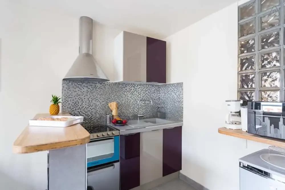 Bright Renovated Parisian Apartment - photo 10