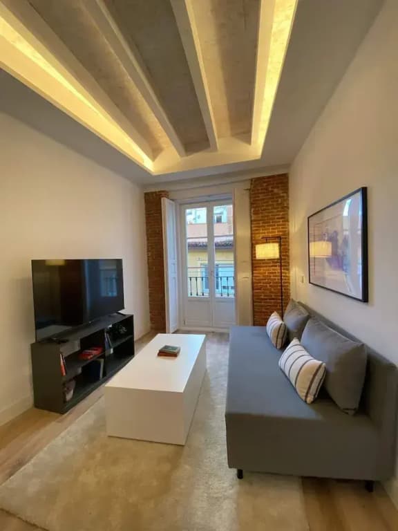 w Majestic 2BR at Palacio Real - photo 1