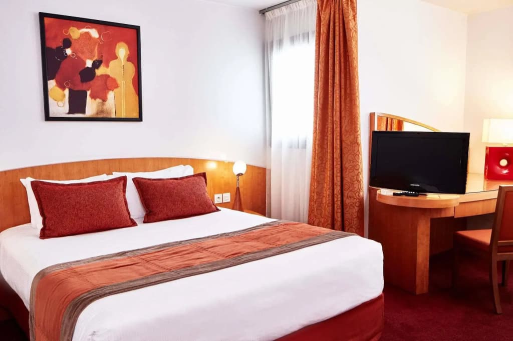 Opera Cadet Hotel - photo 6