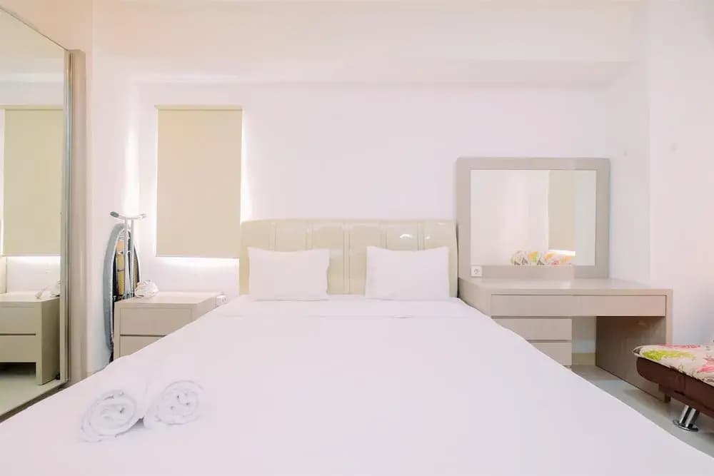 Good Deal And Cozy Studio Green Pramuka City Apartment - photo 1