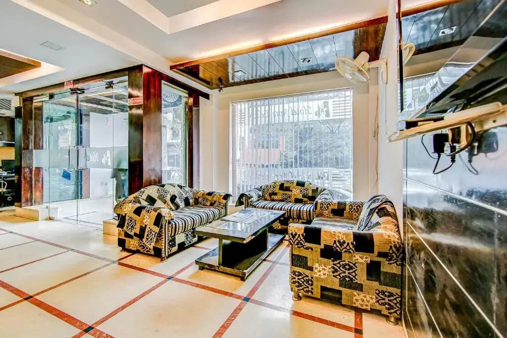 Hotel Apra Deluxe - photo 12