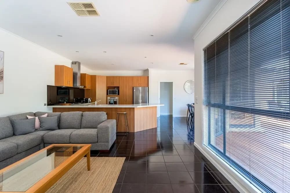 Caxton Beach Hideaway - photo 4