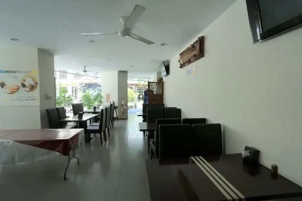 RedDoorz @ Istana Kuta Galeria - photo 10