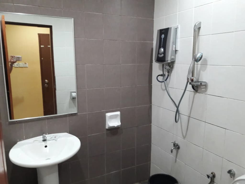 OYO 216 La Viva Hotel - photo 8
