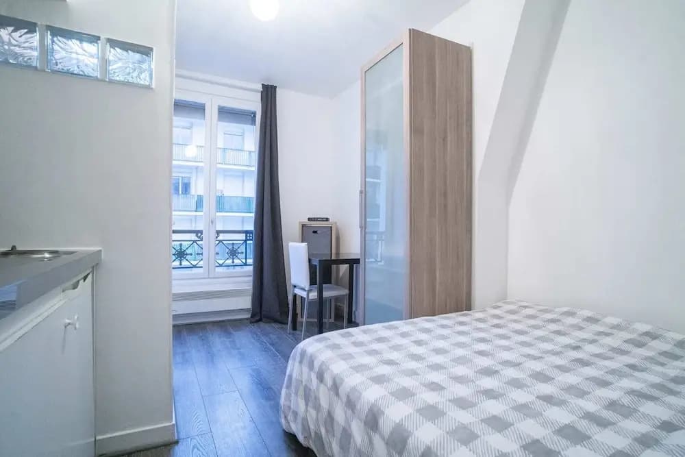 Hostnfly Apartments - Beautiful Bright Studio Near Père Lachaise - photo 4
