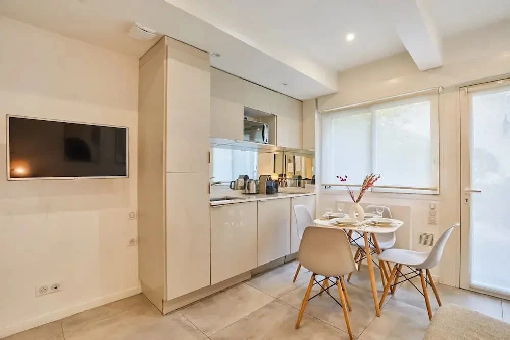 Charming Apartment Center of Paris Le Marais - photo 10